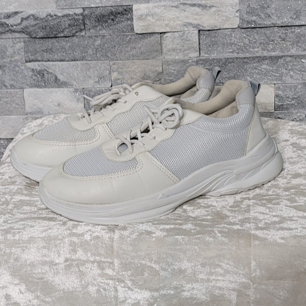 Sole Mates All White Low Tops Sneakers
